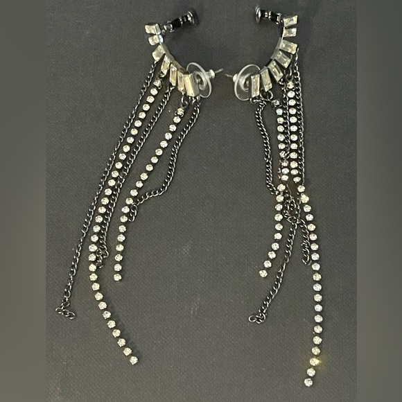 NWOT Vintage AVON’S Mark Cascading Cuff Earrings Gunmetal/Rhinestones. - Picture 1 of 11